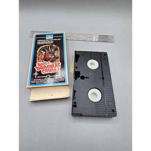 VHS Blood Of Dracula’s Castle - Picture 7 of 7